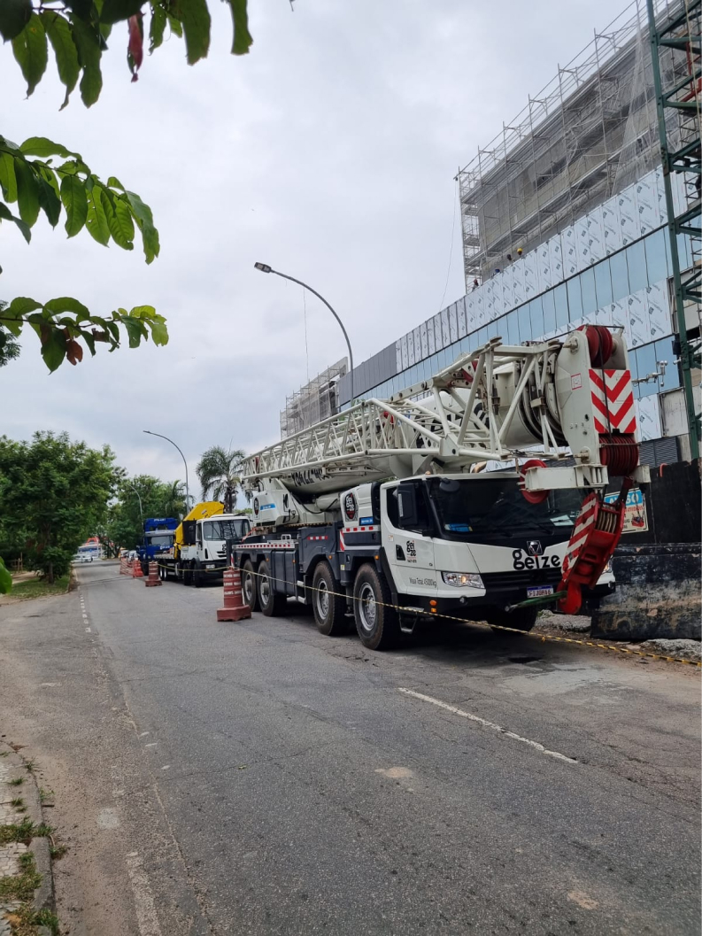 Detalhe do equipamento em obra